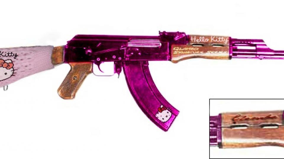 Hello Kitty 47 - smrtelně roztomilá zbraň:)